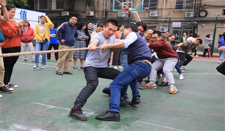 冶建青年有力量！公司團(tuán)委舉辦“五四”拔河比賽