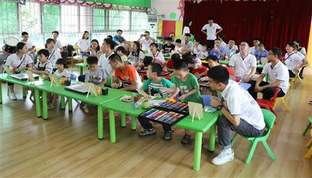 冶建青年走進(jìn)兒童福利院，帶去愛的“綠動”