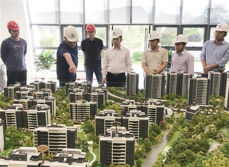 【奮戰(zhàn)80天·沖刺四季度】公司領導班子成員利用周末休息時間到項目調(diào)研