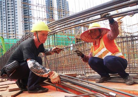 假日不停歇  分秒搶進(jìn)度