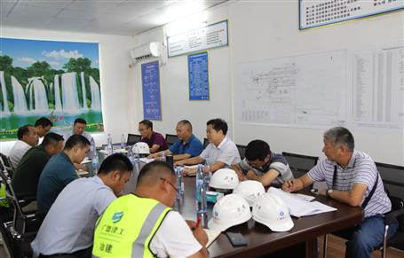 蒙勝益到廣西魚峰水泥項目調研指導工作