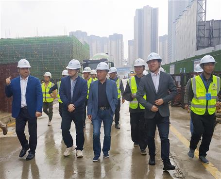 汪啟來到公司成都項目調研指導