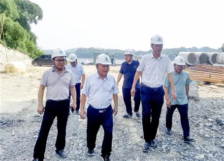 唐峰、何勇到桂東分公司項(xiàng)目開展2023年第二季度安全生產(chǎn)質(zhì)量綜合大檢查暨“圍墻內(nèi)圍墻外”和“以包代管”專項(xiàng)檢查